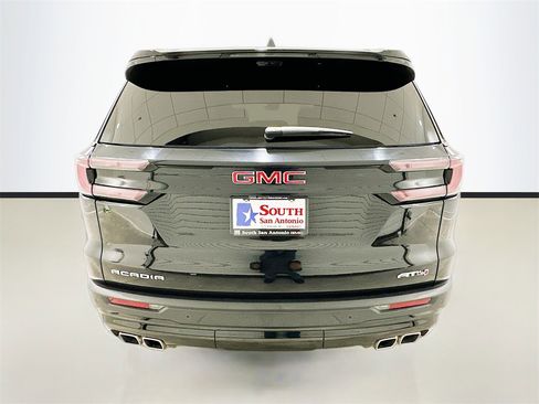 Used 2026 GMC Acadia AT4 w/ Luxury Package image 6