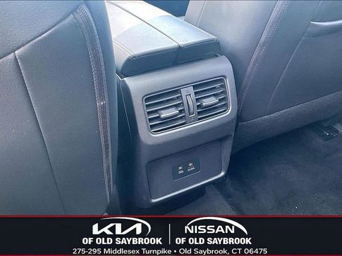 Used 2023 Nissan Rogue SL AWD/4WD image 10