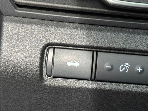Used 2025 Nissan Altima 2.5 SV FWD image 23