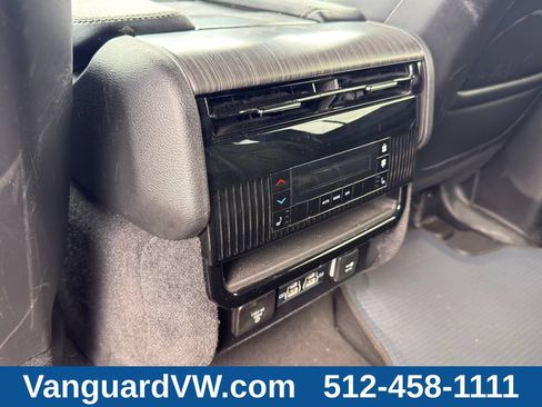Used 2024 Jeep Wagoneer Series II w/ Flexible Seating Group RWD image 25