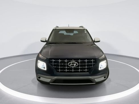 Used 2023 Hyundai Venue Limited FWD image 9