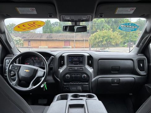 Used 2022 Chevrolet Silverado 2500 Custom w/ Custom Value Package AWD/4WD image 16