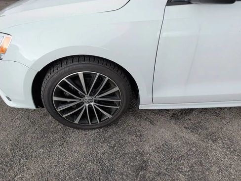 Used 2016 Volkswagen Jetta Sport FWD image 9