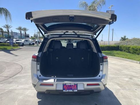 Used 2025 Nissan Pathfinder SL FWD image 26