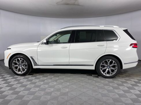 Used 2026 BMW X7 xDrive40i w/ Premium Package image 5