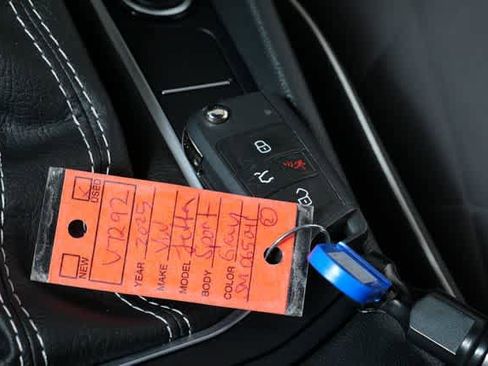 Certified 2025 Volkswagen Jetta Sport image 24