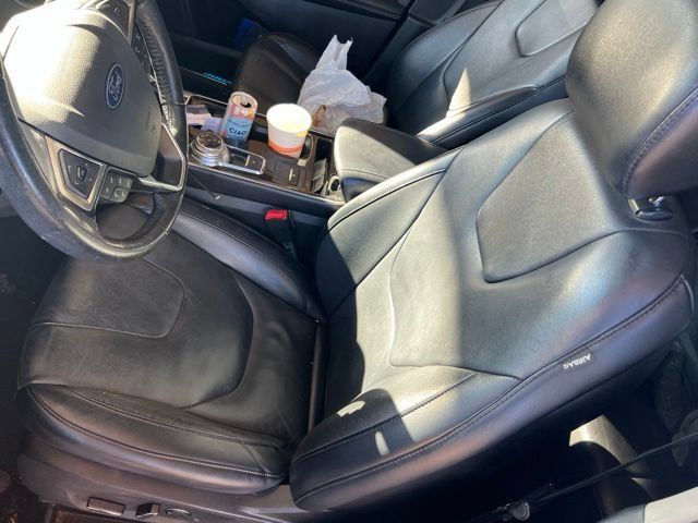 Used 2019 Ford Edge Titanium FWD image 5