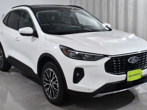 New 2025 Ford Escape SE w/ PHEV Premium Package FWD image 9