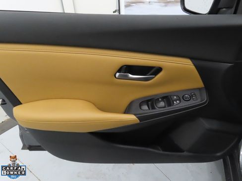 Used 2021 Nissan Sentra SV w/ SV Premium Package FWD image 9