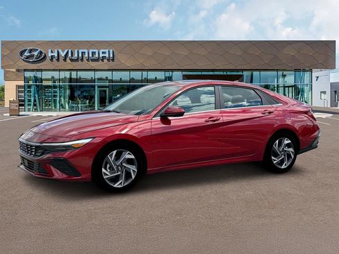 New 2025 Hyundai Elantra SEL FWD image 2