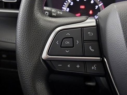 Used 2021 Toyota Highlander L FWD image 21