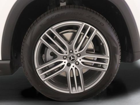 New 2026 Mercedes-Benz GLS 450 4MATIC image 12