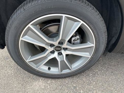 Certified 2025 Audi Q5 2.0T Premium w/ Convenience Plus Package image 13