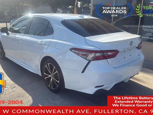 Used 2019 Toyota Camry SE w/ Convenience Package FWD image 5