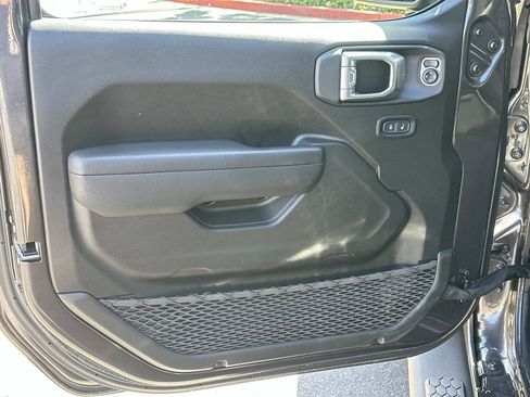 Used 2024 Jeep Wrangler Unlimited Sport image 15