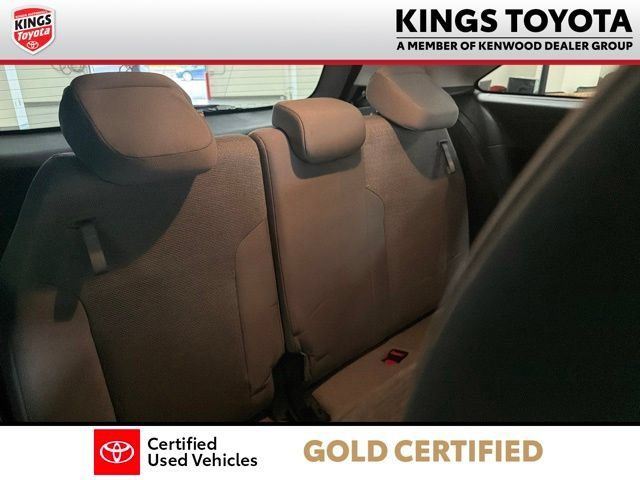 Used 2025 Toyota Sienna LE AWD/4WD image 13