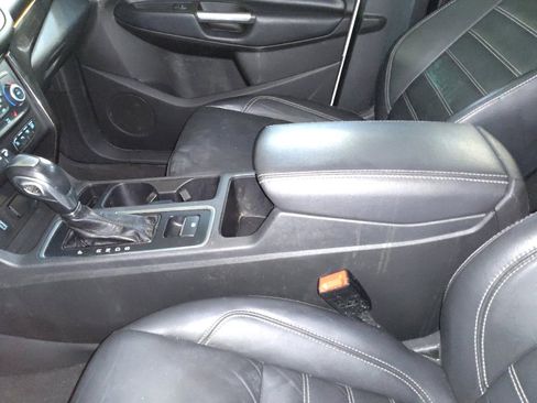 Used 2019 Ford Escape Titanium image 26