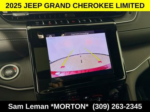 New 2025 Jeep Grand Cherokee L Laredo image 13