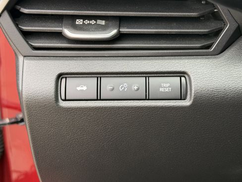 Used 2024 Nissan Altima 2.5 SR AWD/4WD image 23