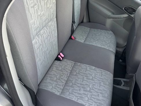 Used 2005 Ford Focus SE image 17