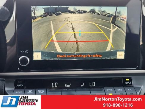 Used 2025 Toyota Camry SE FWD image 19