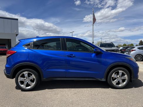Used 2018 Honda HR-V LX image 9