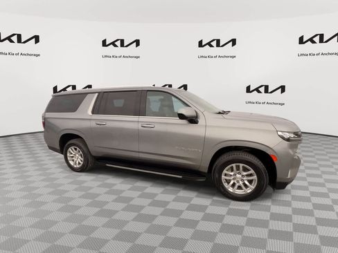 Used 2023 Chevrolet Suburban LT AWD/4WD image 9