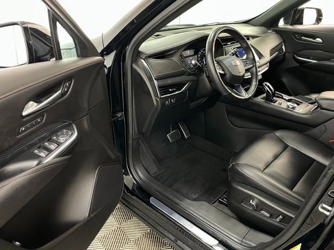 Certified 2023 Cadillac XT4 Sport w/ LPO, Onyx Lite Package image 23