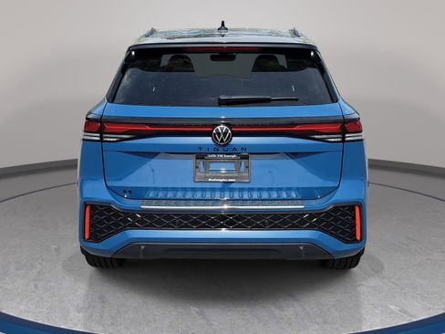 New 2026 Volkswagen Tiguan SE R-Line FWD image 6