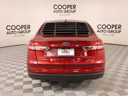 Used 2019 Ford Fusion SE FWD image 21