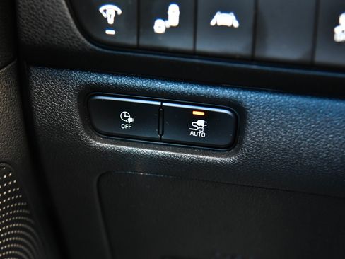 Used 2022 Kia Niro EX Premium FWD image 33