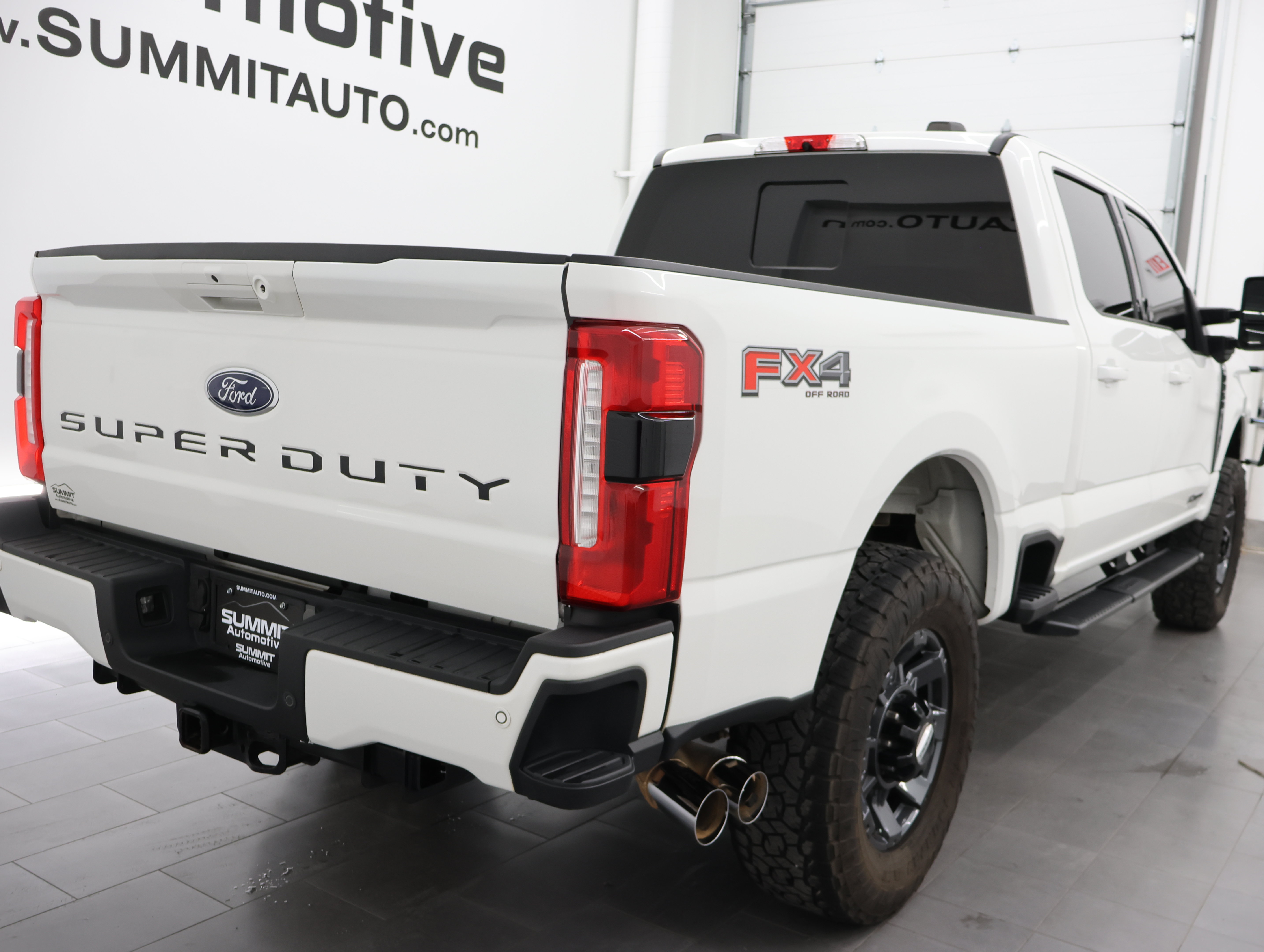Used 2024 Ford F350 Lariat w/ Lariat Ultimate Package AWD/4WD image 4