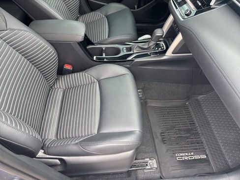 Used 2024 Toyota Corolla Cross XSE w/ Convenience Package AWD/4WD image 28