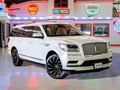 Used 2021 Lincoln Navigator L Reserve image 1