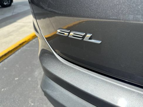 Used 2022 Ford Edge SEL w/ Sport Appearance Package AWD/4WD image 18