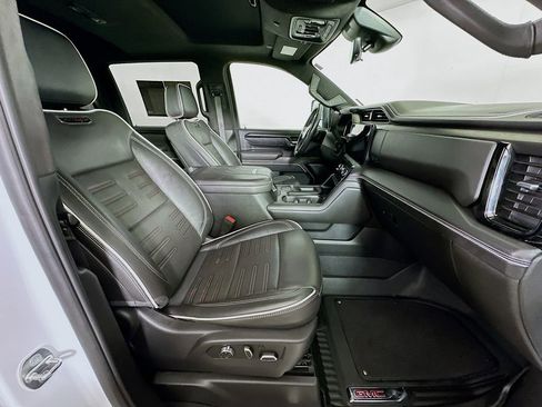 Used 2024 GMC Sierra 2500 AT4X image 12