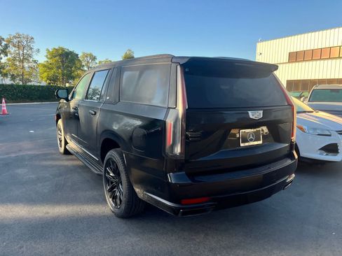 Used 2021 Cadillac Escalade ESV Sport Platinum image 4