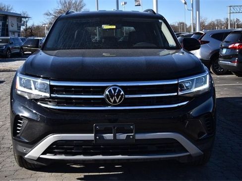 Certified 2023 Volkswagen Atlas SE image 4