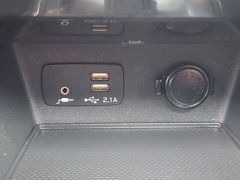 Certified 2023 Subaru Forester Premium AWD/4WD image 10