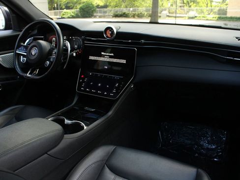 Used 2023 Maserati Grecale GT image 26