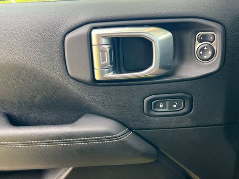 Used 2023 Jeep Wrangler Sahara w/ Cold Weather Group AWD/4WD image 13