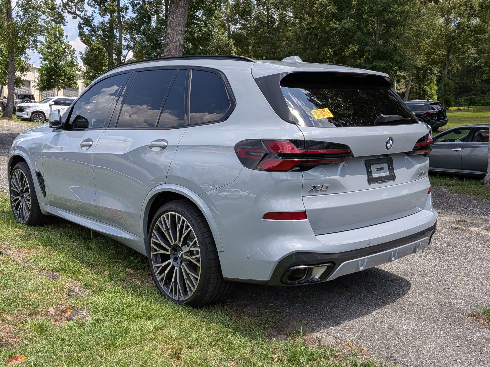 Used 2026 BMW X5 xDrive40i w/ M Sport Package AWD/4WD image 4