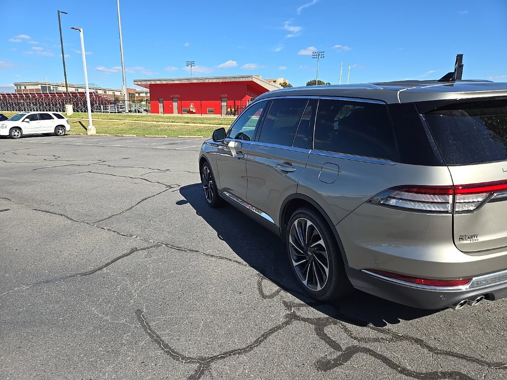 Used 2023 Lincoln Aviator Reserve w/ Equipment Group 201A AWD/4WD image 5