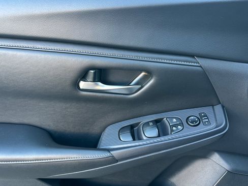 Used 2023 Nissan Sentra SV image 12