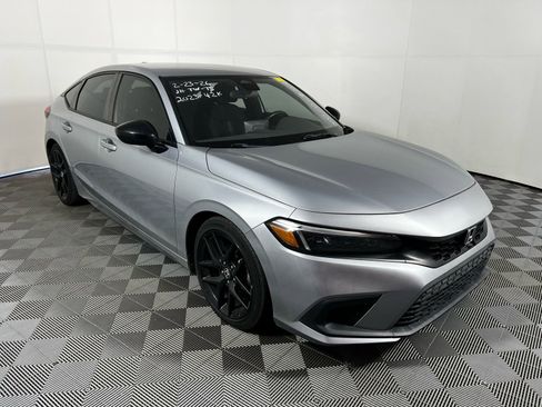 Used 2023 Honda Civic Sport image 3