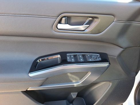 New 2025 Nissan Pathfinder SL w/ Lighting Package (N92) image 8