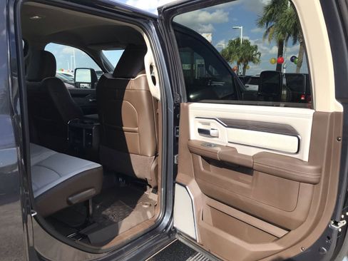 New 2026 RAM 2500 Laramie AWD/4WD image 16