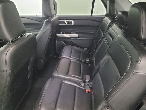 Used 2024 Ford Explorer XLT w/ Equipment Group 202A image 18