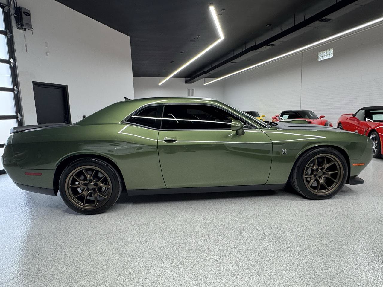 Used 2020 Dodge Challenger R/T Scat Pack RWD image 18