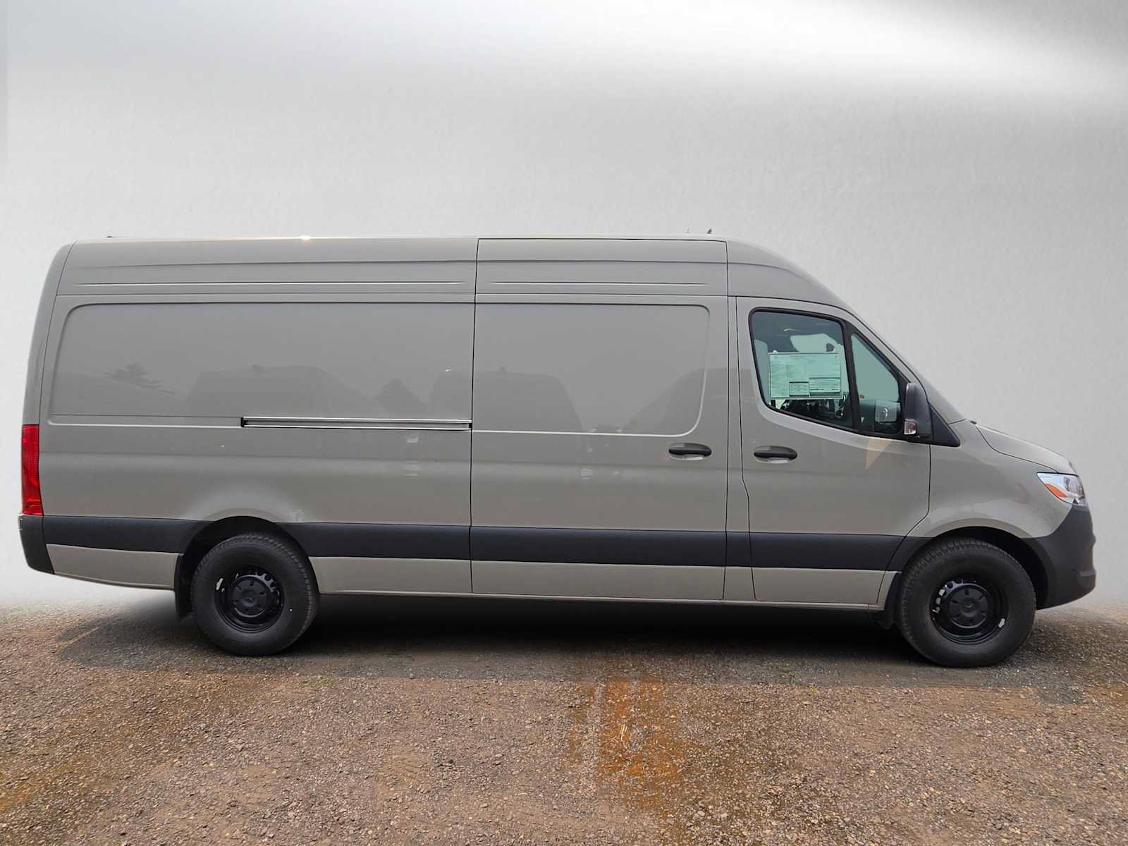 Used 2026 Mercedes-Benz Sprinter 2500 image 2